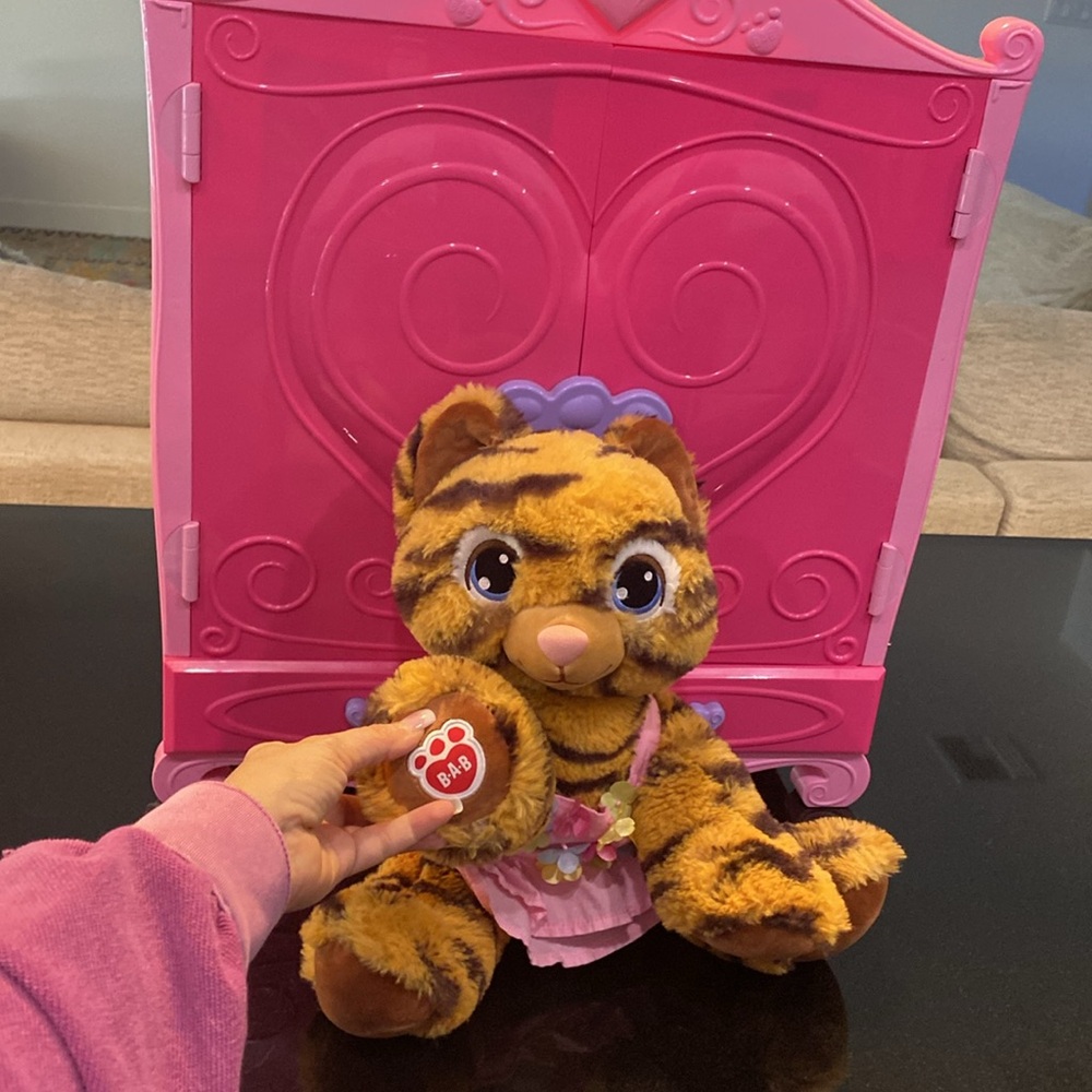 Build-A-Bear "Fancy Fashion Boutique" closet organizer with accessories - Picture 15 of 15